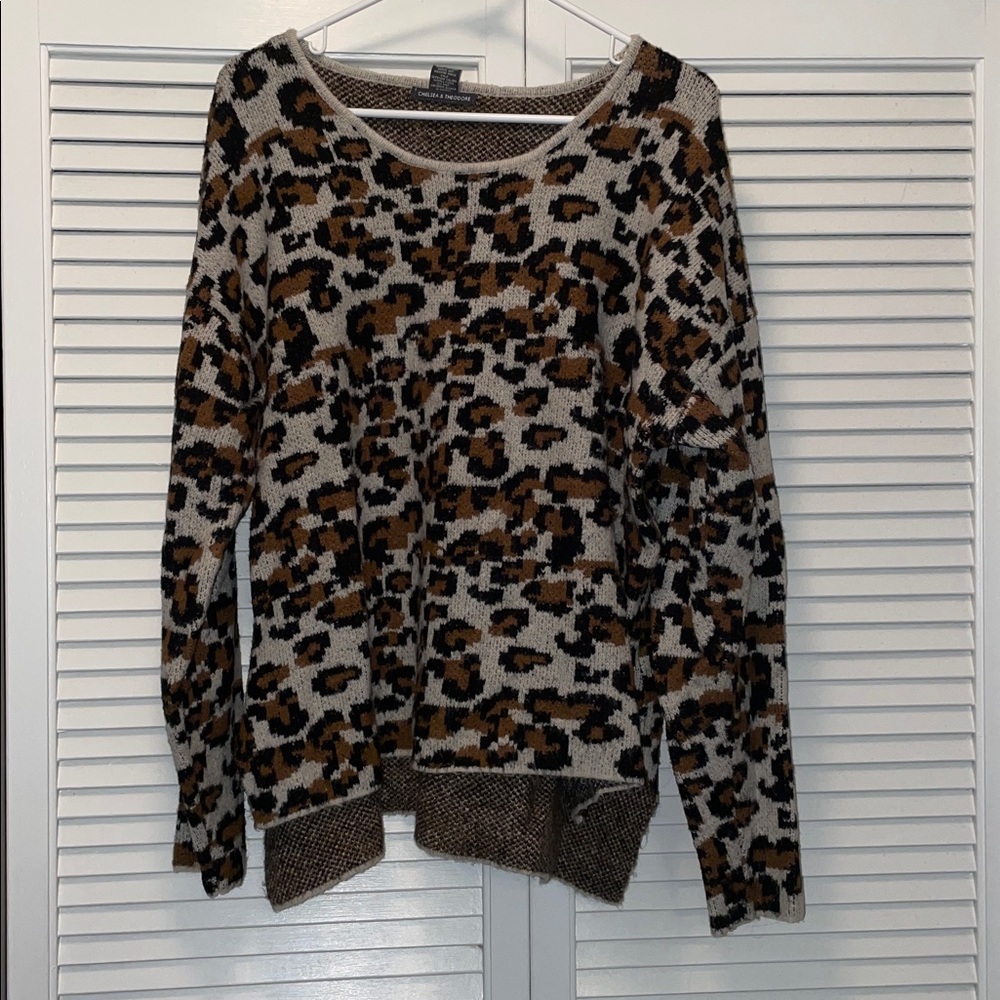 Chelsea & Theodore Animal Pattern Knit Sweater, XL